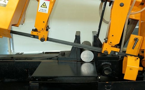 揭东数控带锯床自动送料精度会出现偏差吗？